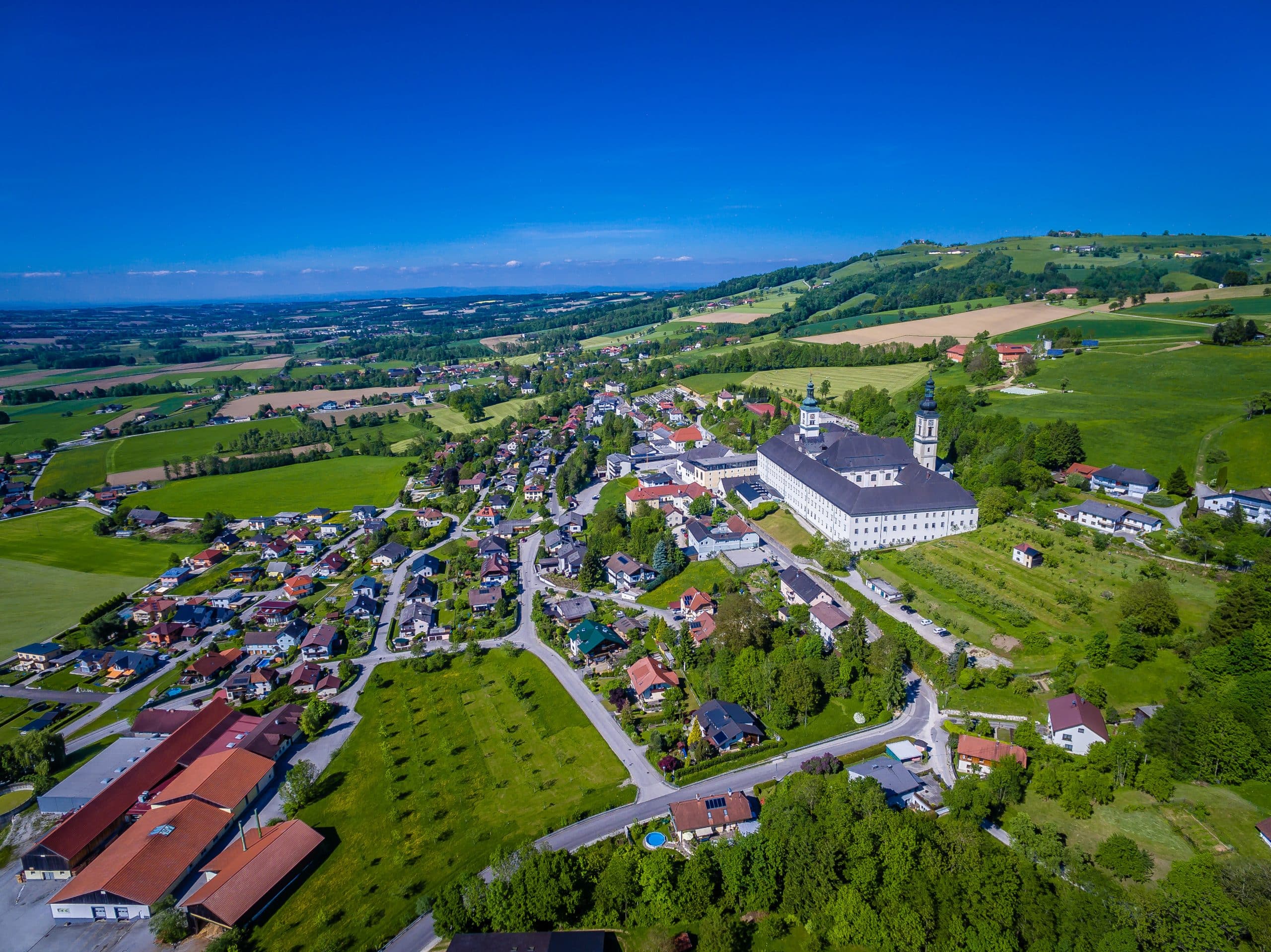 Landschaftsbild von oben von Schlierbach in Oberösterreich